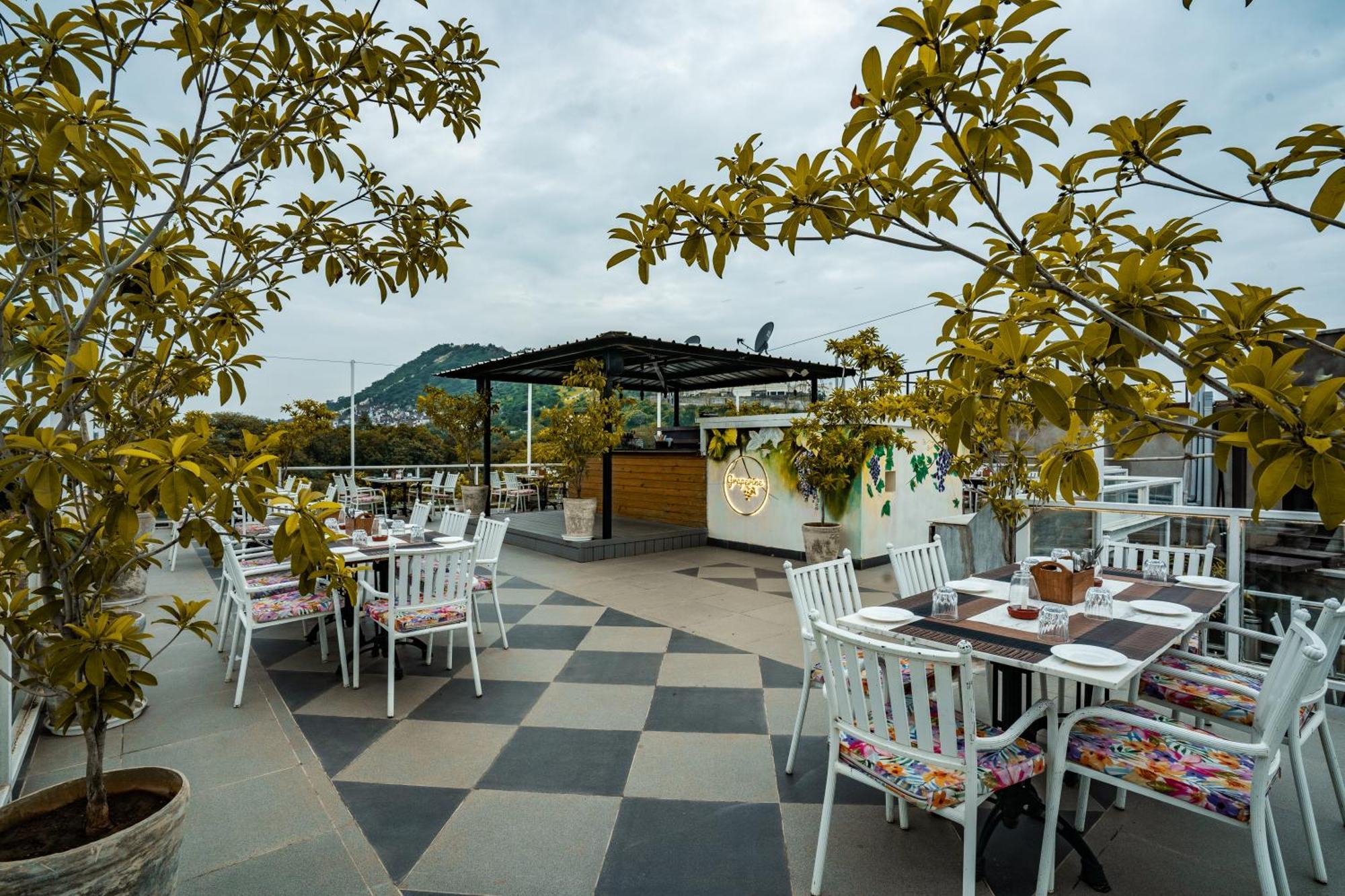 Tripli Hotels Shiv Villas Udaipur Ngoại thất bức ảnh