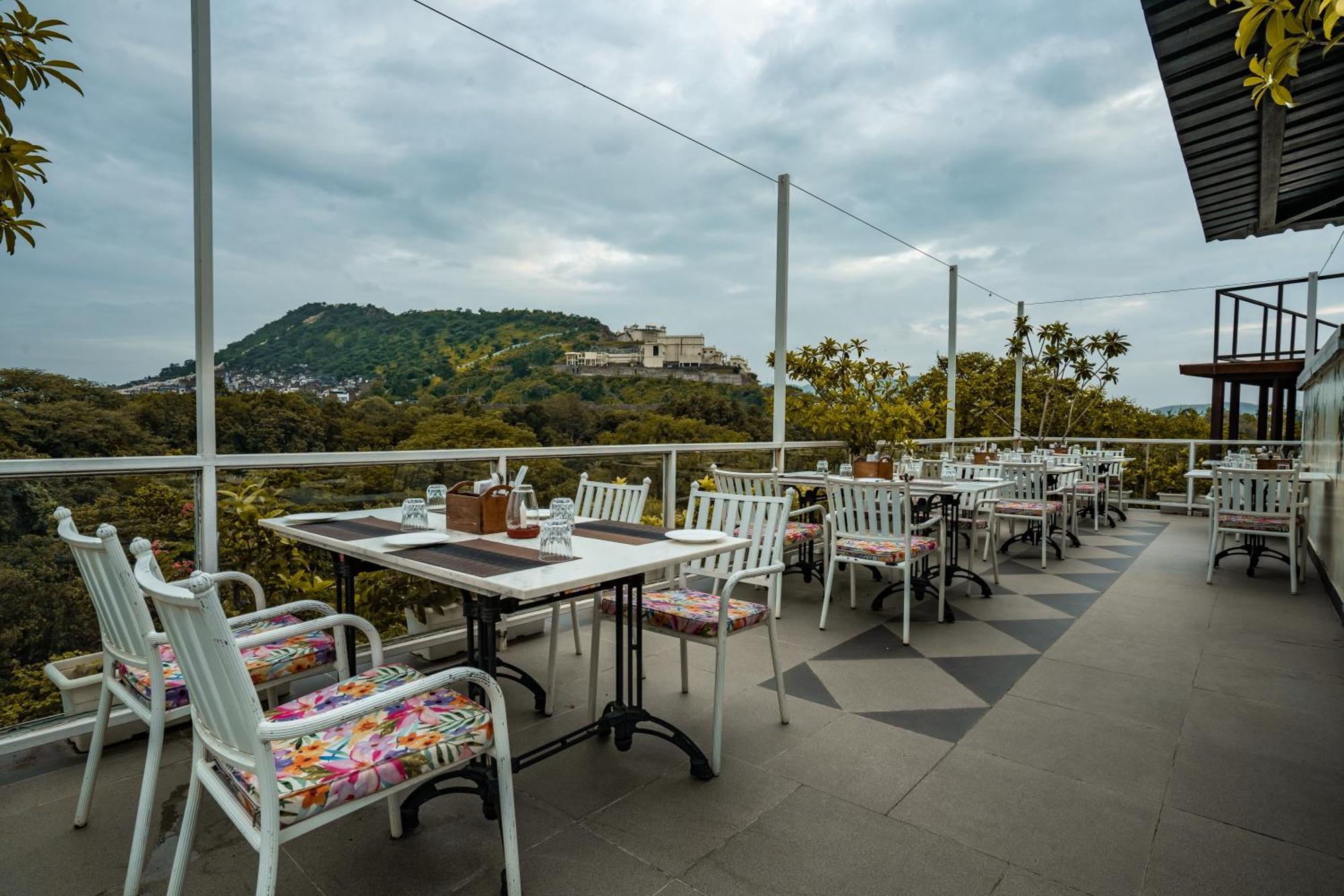 Tripli Hotels Shiv Villas Udaipur Ngoại thất bức ảnh